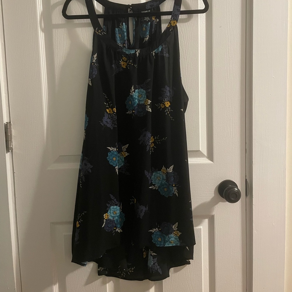 Black floral tank top